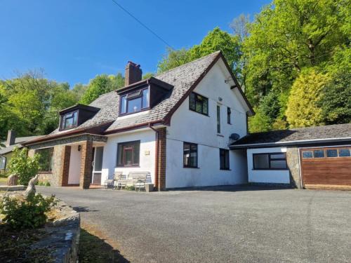 Dolgellau House | Y Fedw Wen