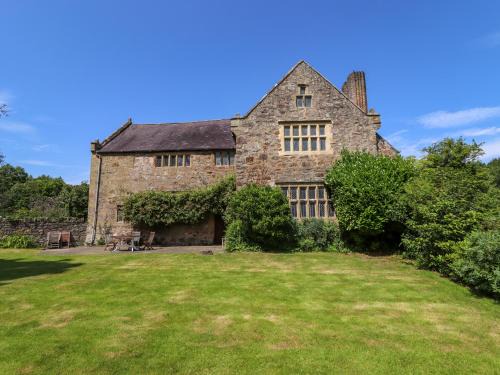 Leeswood House | Y Fferm