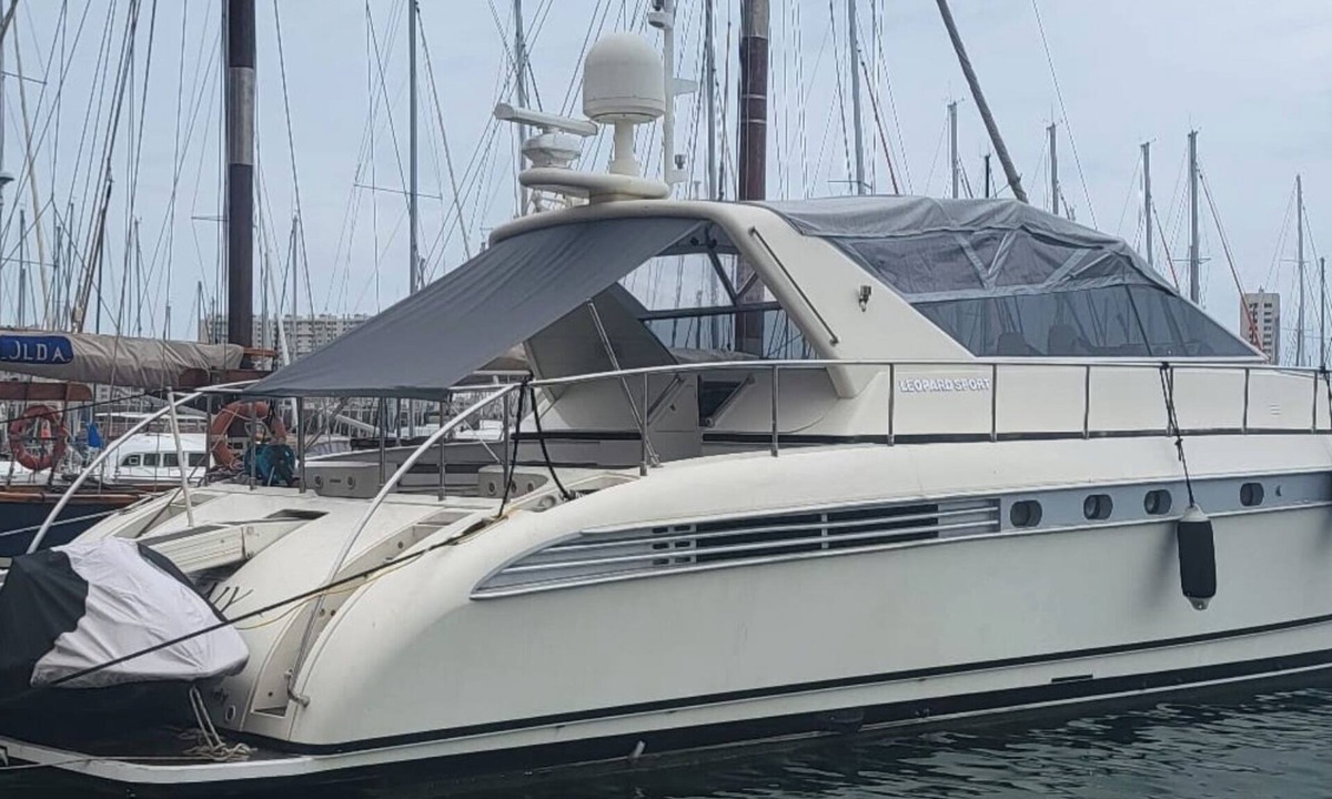 Port Cogolin Boat Rental | Yacht Dans la Baie de St Tropez