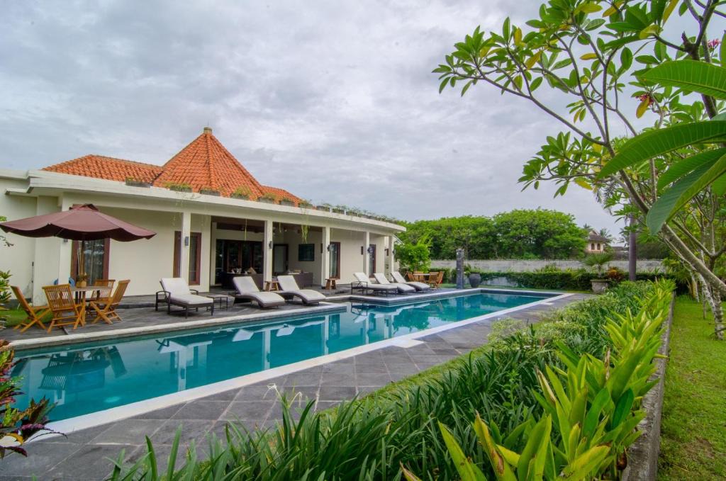 Senggigi Villa | Yamari Villa