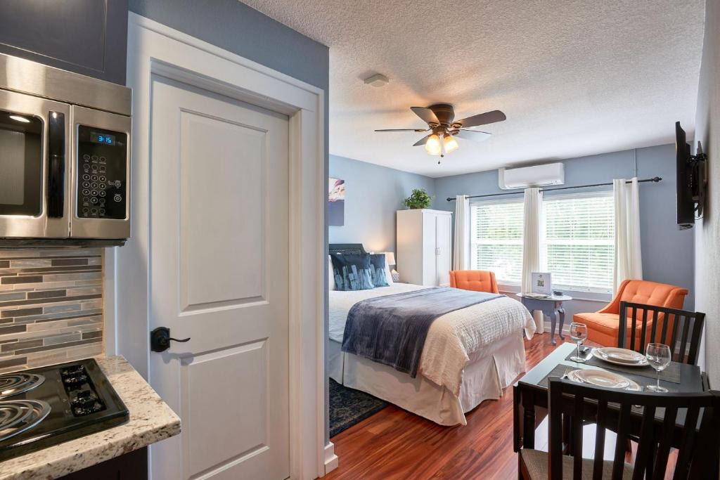 Newberg House | Yamhill Flats: Suite #2