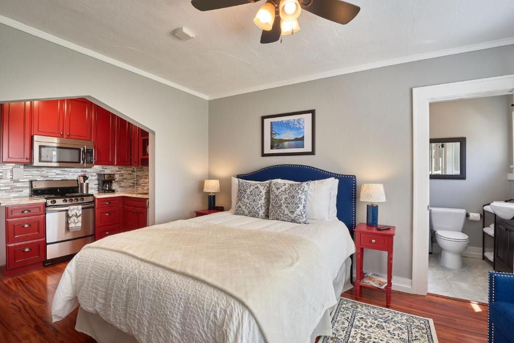 Newberg House | Yamhill Flats: Suite #4