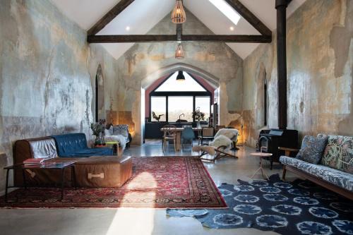 Yandoit House | Yandoit Church