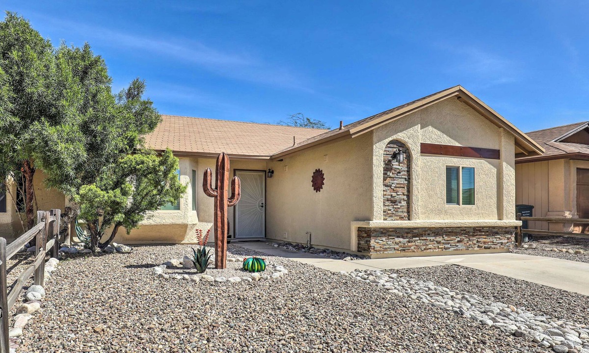 Coyote Corridor House | Yard + Fire Pit: Quiet East Tucson Escape
