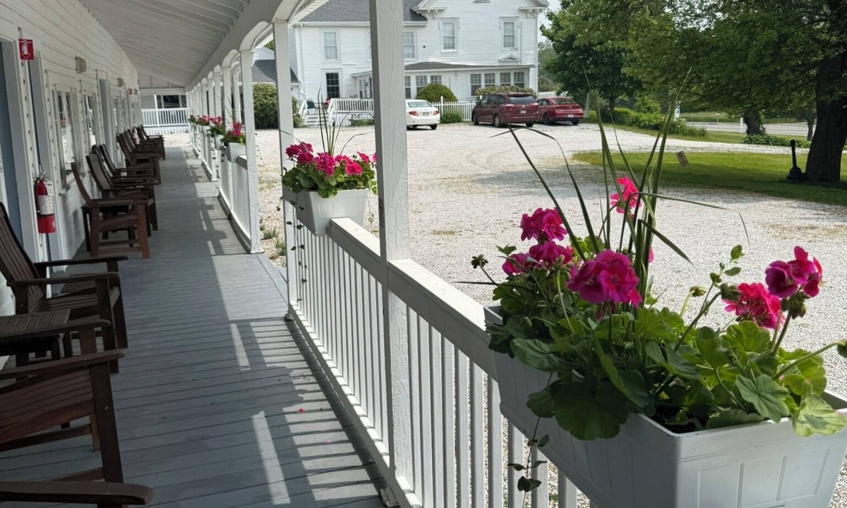 Searsport Hotel | Yardarm Motel