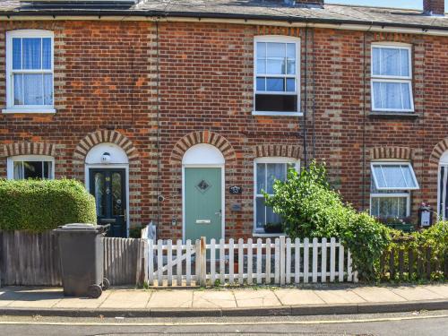 Heybridge House | Yasmin Cottage