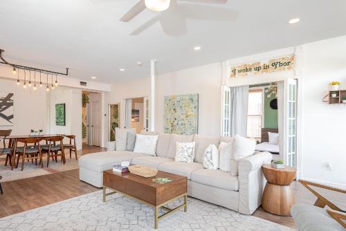 Historic Ybor Apartment | Ybor City Gem I Steps to 7th Ave I Sleeps 6