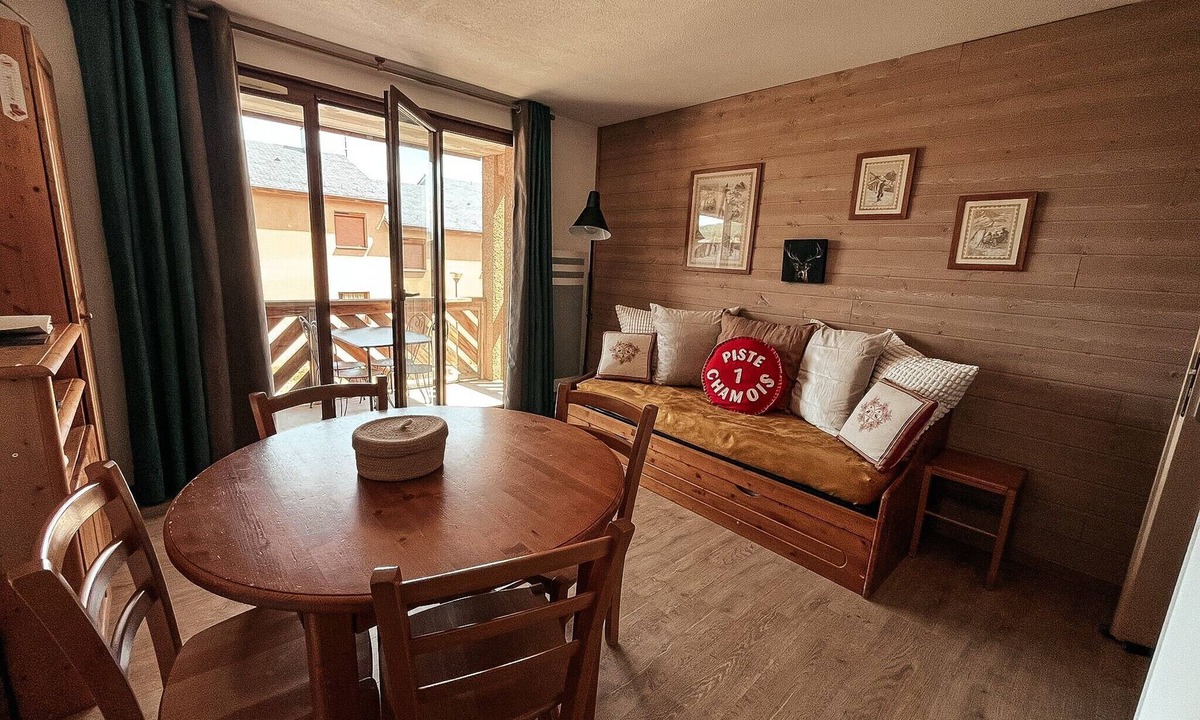 Les Angles Apartment | YCI 66, 2-Star Furnished Apartment - Les Angles