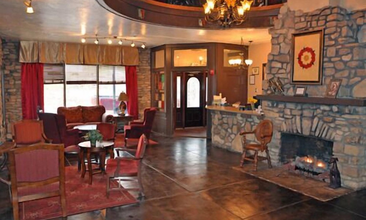 Branson Hotel | Ye Old English Inn