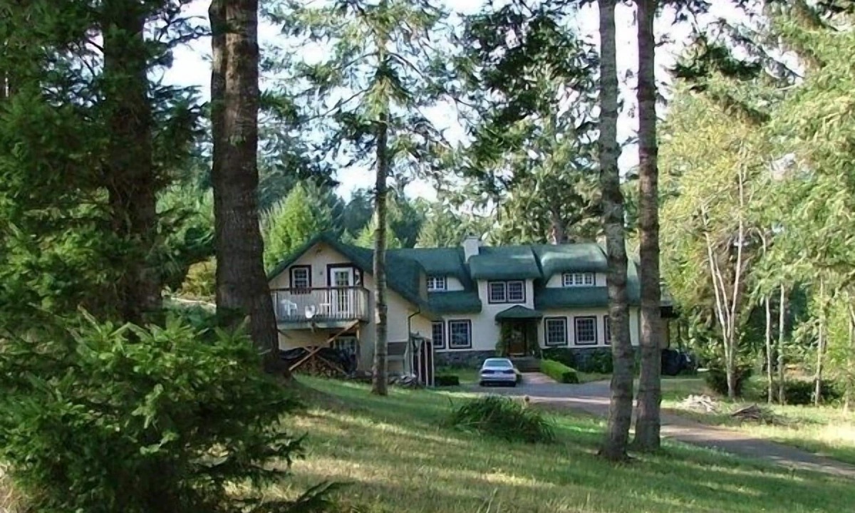 Ferndale House | Ye Olde Danish Inn