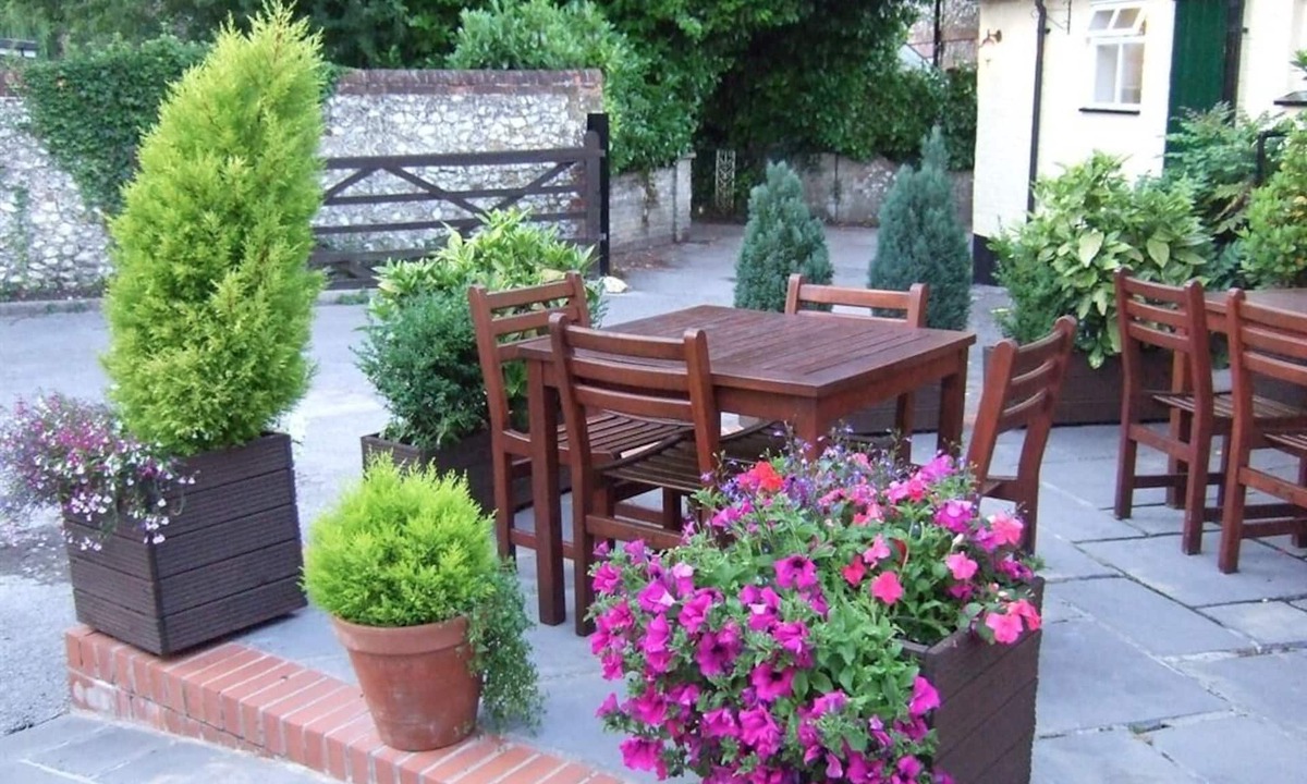 East Meon Hotel | Ye Olde George Inn - Badger Pubs