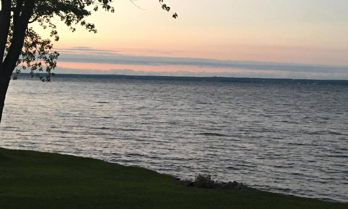 Town of Sullivan House | Year round beauty and tranquility in this lakefront home with dock.