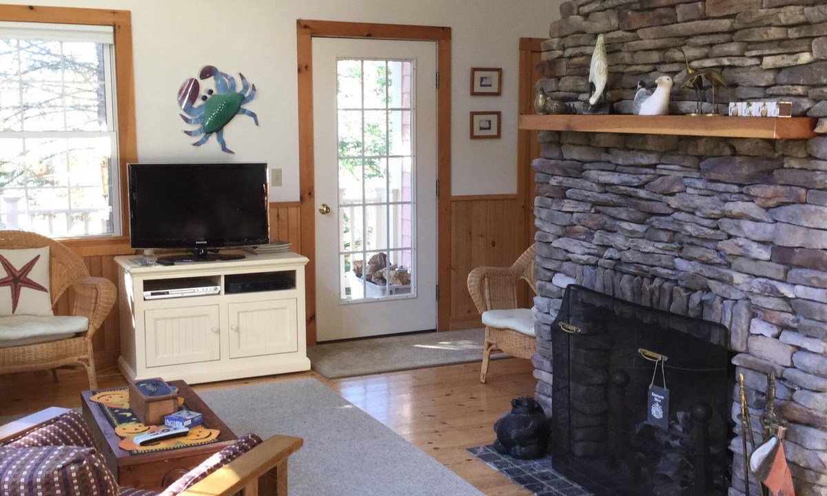 Ocean Point Cottage | Year Round Charming & Cozy Cottage at Ocean Point