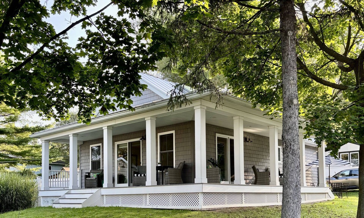 Town of Richmond House | Year-Round Fun at our Like-New Lakeside Retreat!