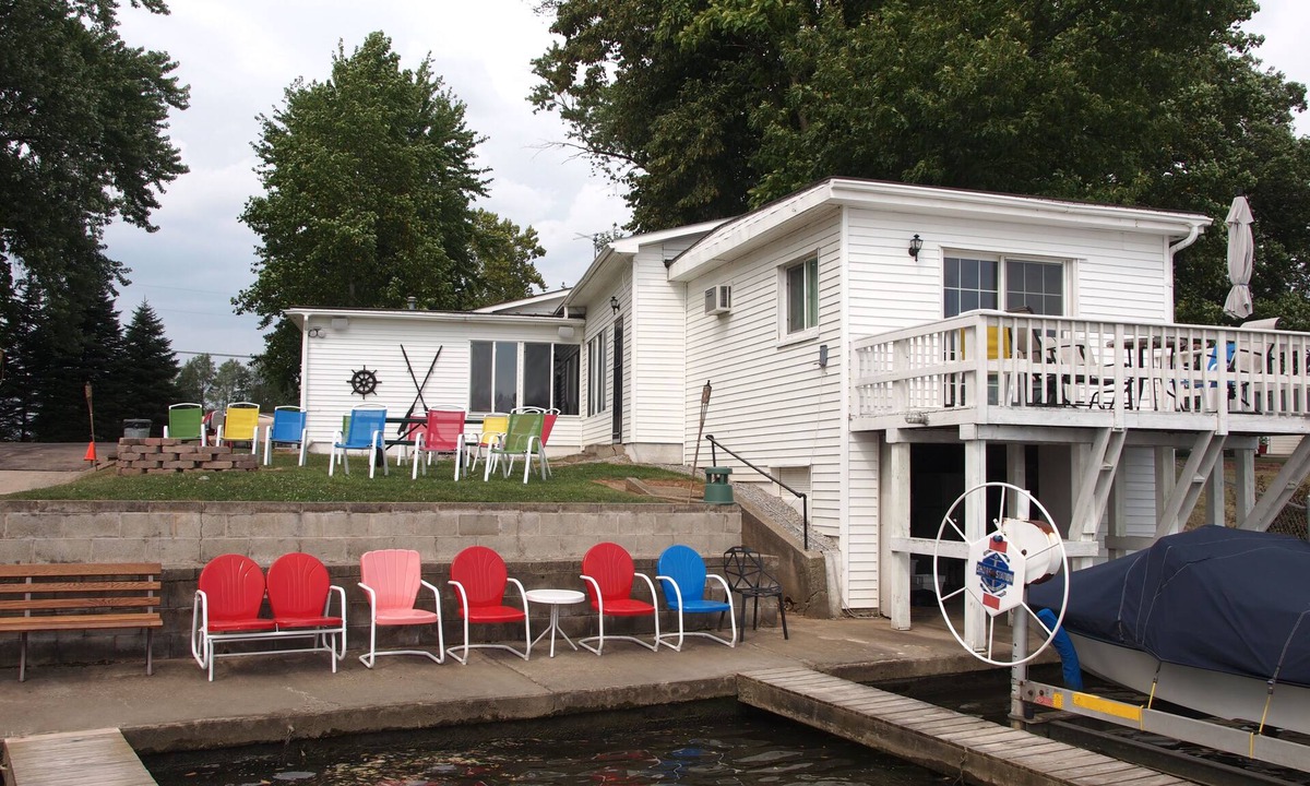 Monticello House | Year Round Lake Home with Wonderful Lake Frontage
