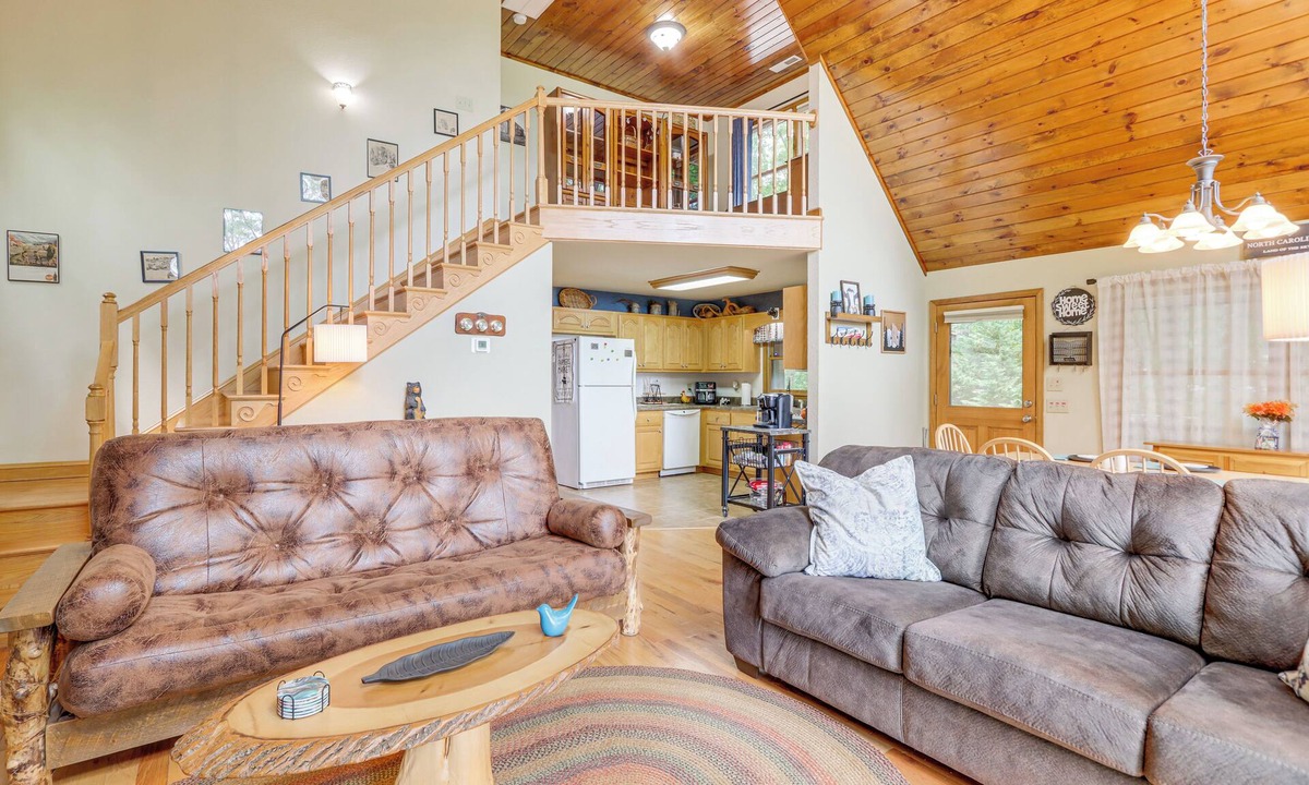 Murphy Cabin | Year-Round Mtn View: Pet-Friendly Murphy Retreat