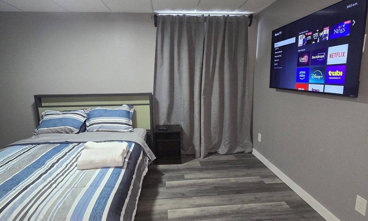 Winnipeg House | Yekky Room 101-Place in Devonshire Park