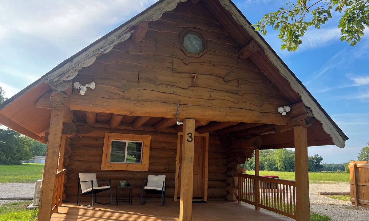 Stendal Cabin | Yellow Banks Log Cabin With Waterfront Views