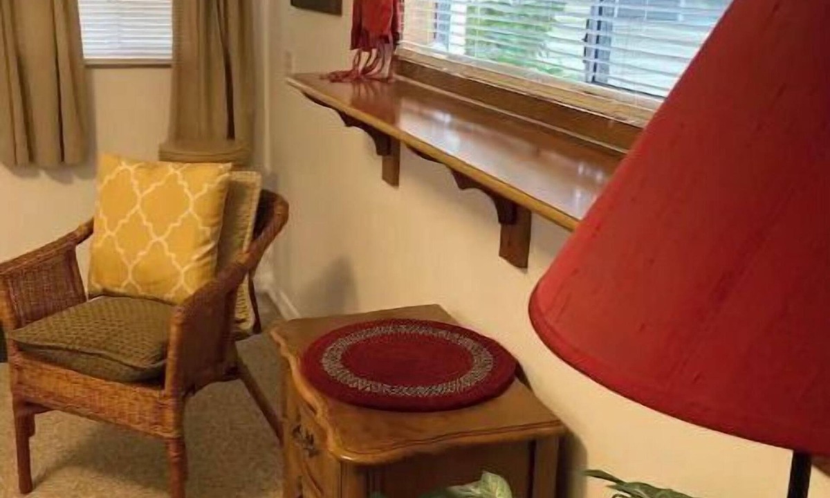 Sequim Cottage | Yellow Cottage!