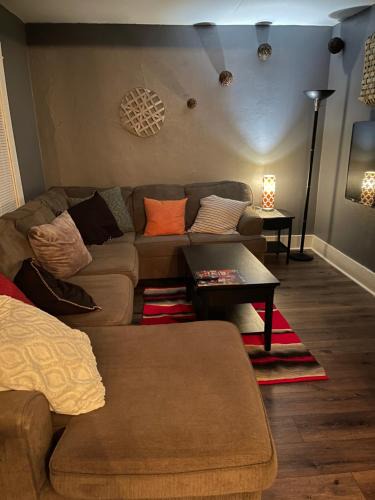 Sherman Hill Apartment | yellow house downtown