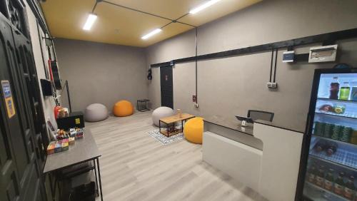 Ungasan Hostel | Yellow Monkey Hostel Uluwatu