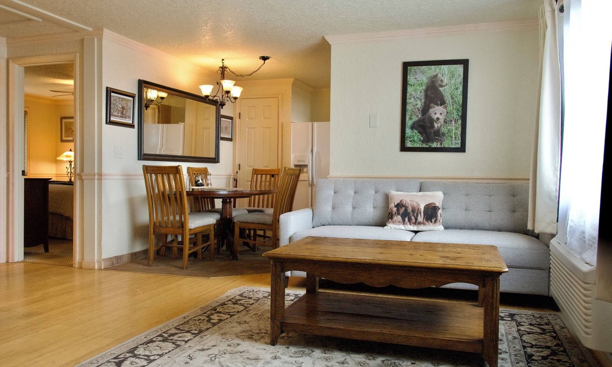 Gardiner Hotel | Yellowstone Gateway Inn