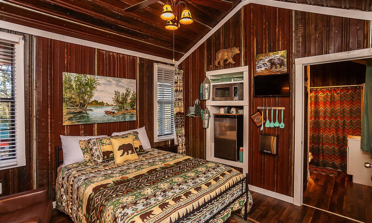 Benton Cabin | Yeti Cabin