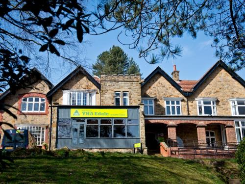 Peak District Hostel | YHA Edale Activity Centre