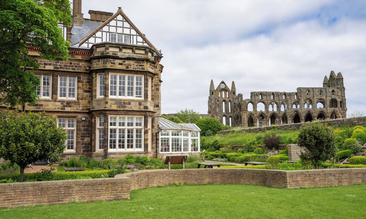 Whitby Hostel | YHA Whitby - Hostel