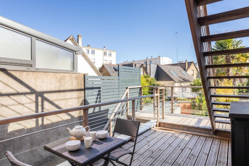 Nord-Saint-Martin Apartment | YOKOSO - Studio proche CHU avec terrasse