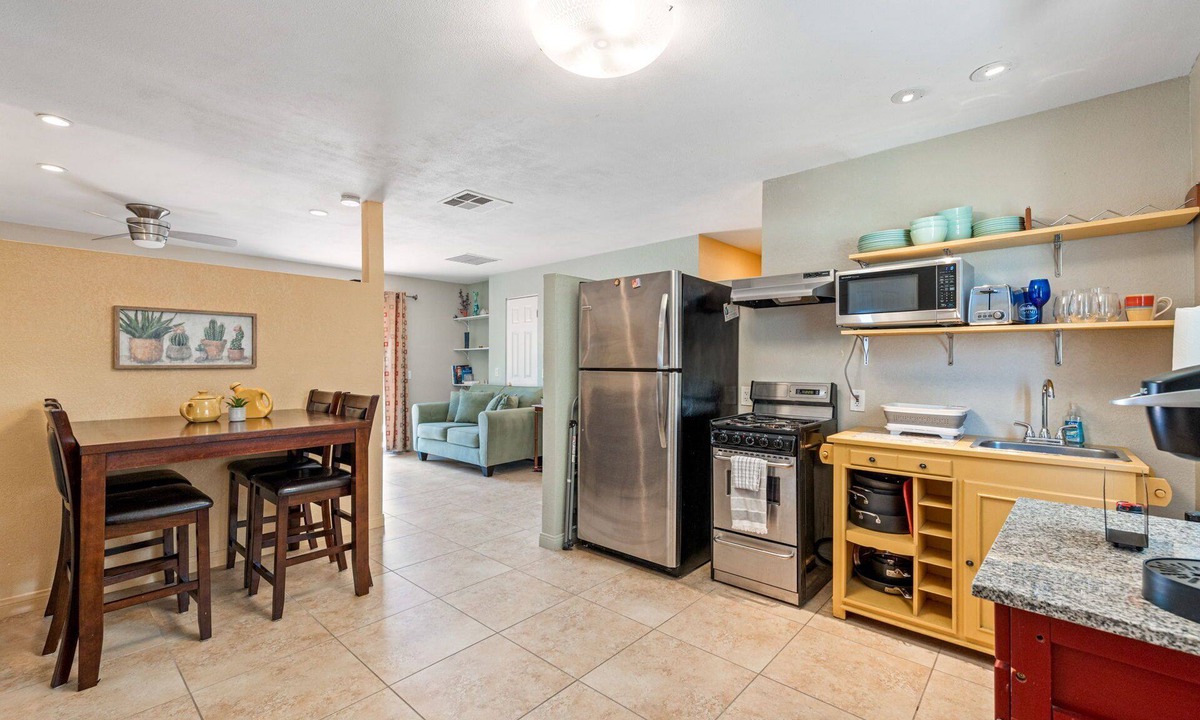 Palm Springs Apartment | Yorba Casita