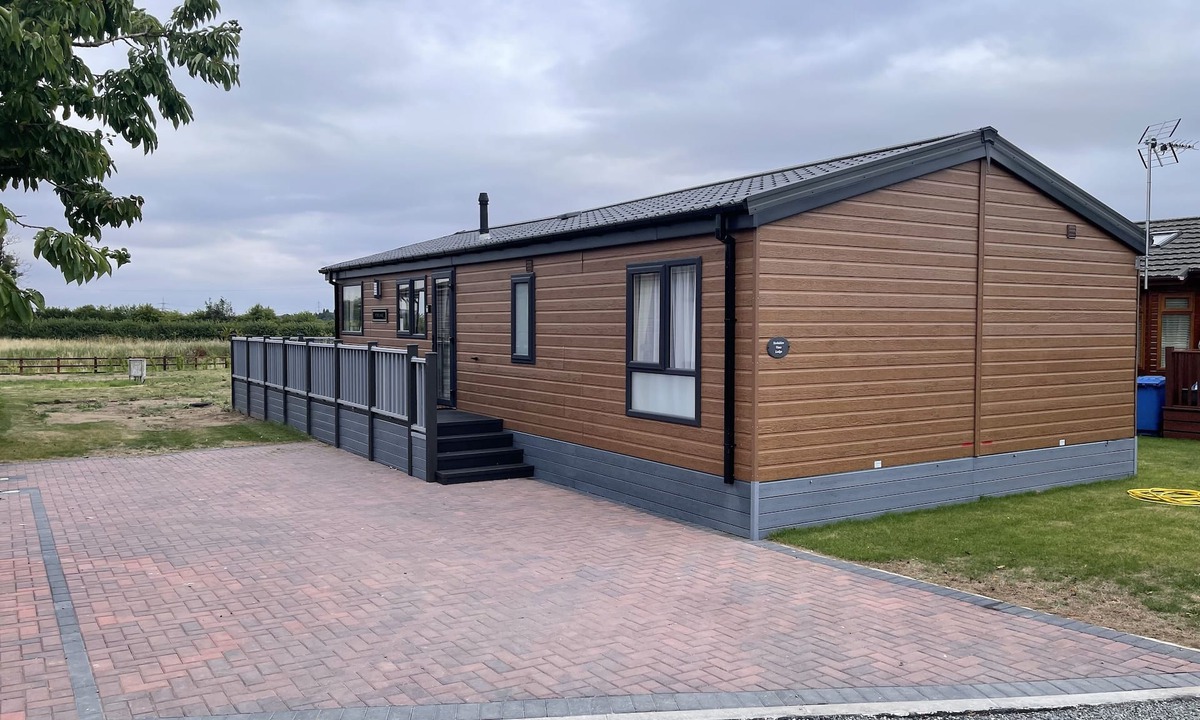 Wilberfoss Cabin | Yorkshire view lodge