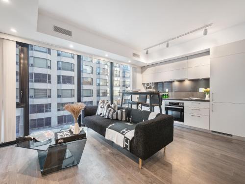Bloor-Yorkville Apartment | Yorkville Plaza Suites - Pool & Hot Tub