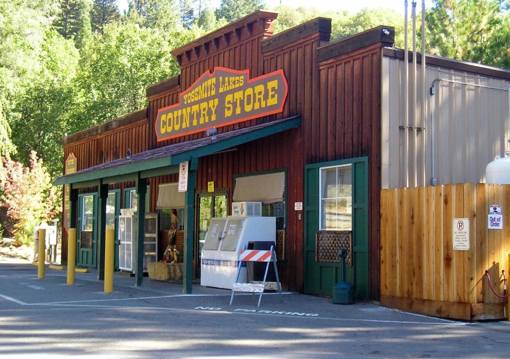 Harden Flat Resort | Yosemite Lakes Cabin 39