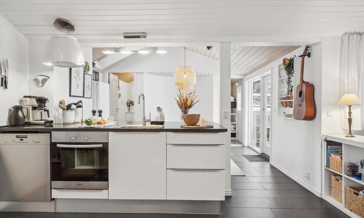 Brovst House | You can spend your vacation here in the old vacation home area of Tranum Strand.