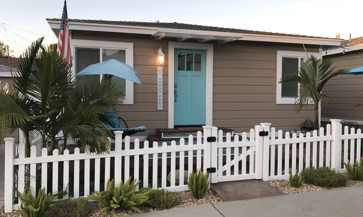 Beach Barber Tract Cottage | You Can Walk To The Beach!
