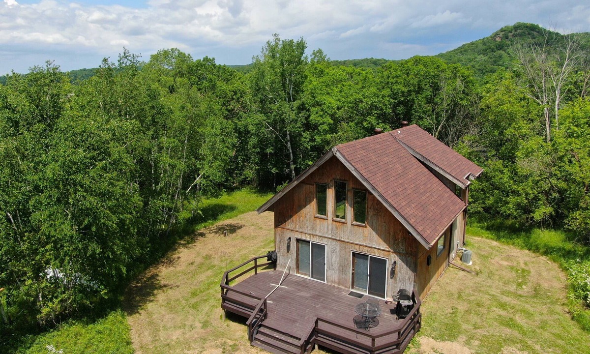 Norwalk Cabin | Your adventure begins the second you arrive!