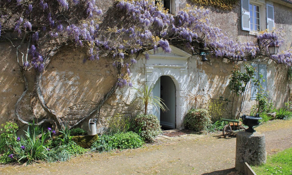 Angles House | Your apartment in the old Abbey with flowers, 2 steps from the ocean