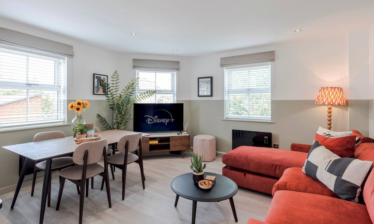 East Walworth Apartment | Your Apartment | Two Bed Apartment with Balcony