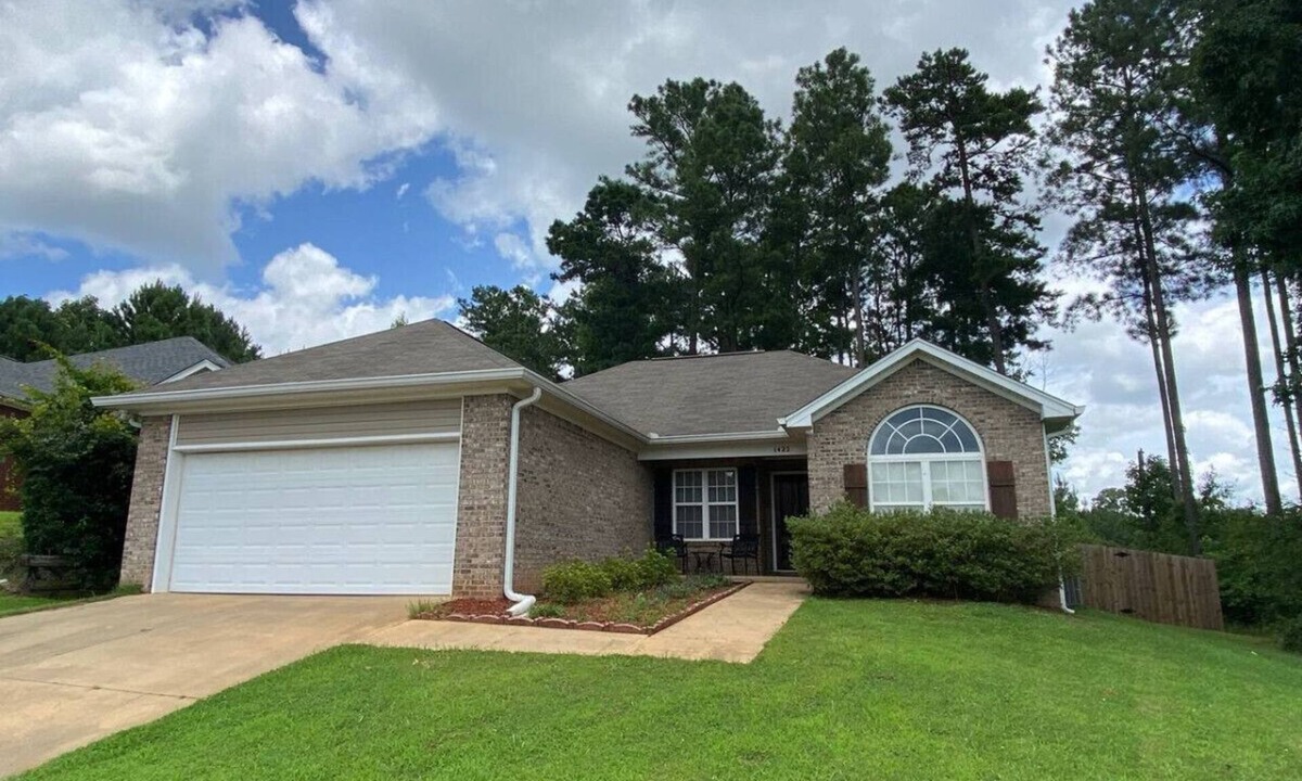 Auburn House | Your Auburn Home - 3/2, Quiet cul-de-sac