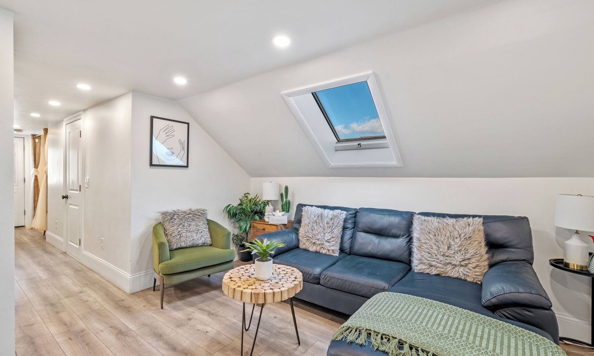 Roslindale Condo | Your Boston Retreat on the Third Floor