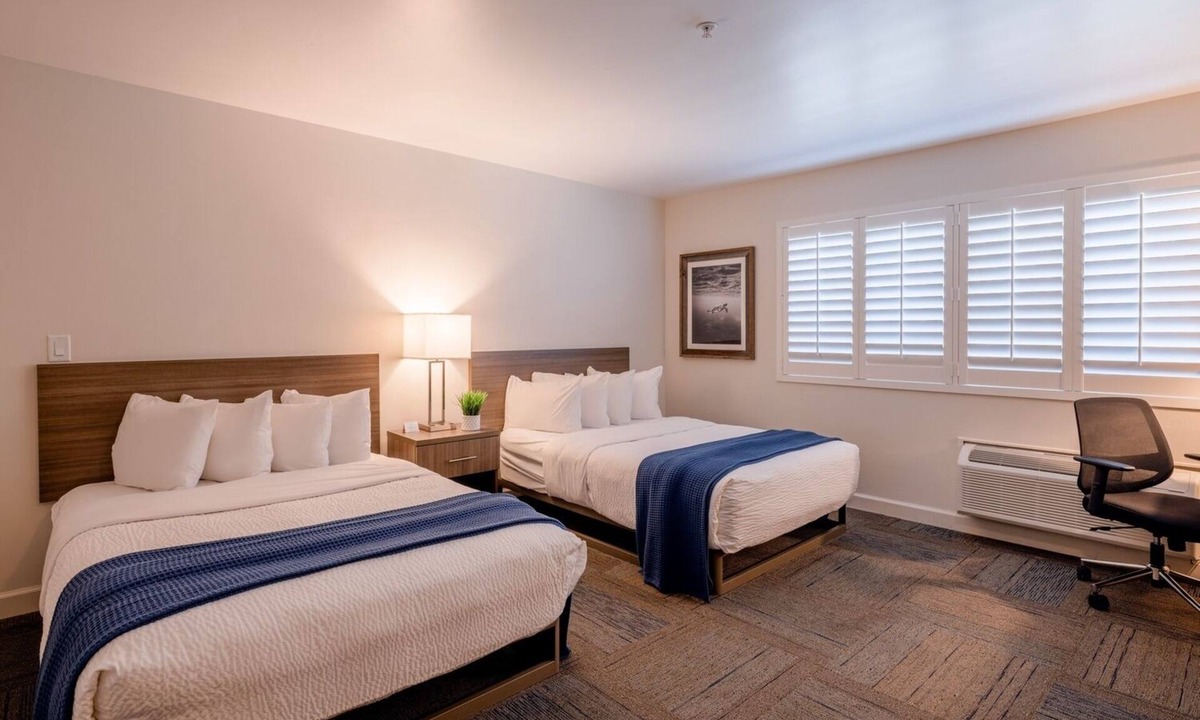 Moss Landing Hotel | Your Coastal Hideaway: Two Double Room