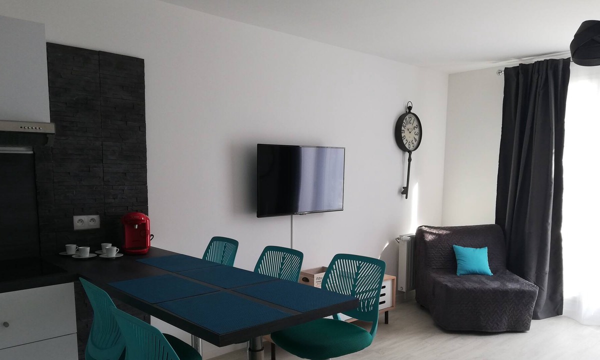 Montevrain Apartment | Your colorful apartment near Disneyland!