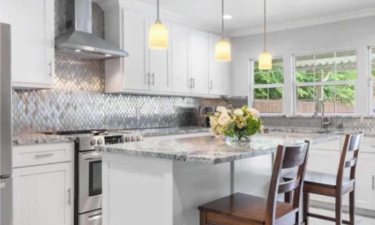 Lake Highlands House | Your Dallas Home Away from Home — Comfort, Convenience & Space to Work or Relax.
