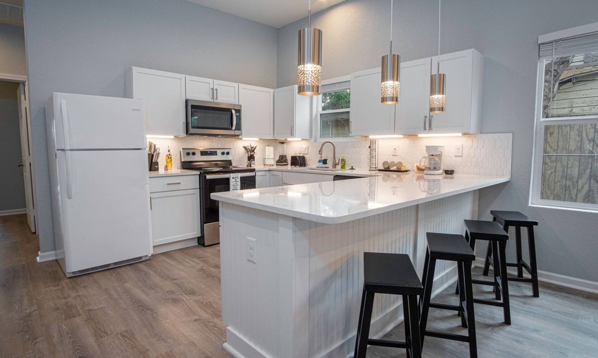 Nevada Street Cottage | Your Dream Stay 4br/2ba Near Downtown & Riverwalk