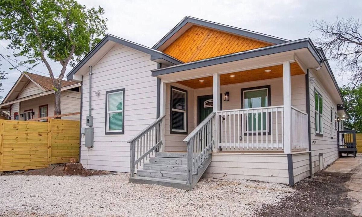 Nevada Street House | Your Dream Stay 4BR/2BA Near Downtown & Riverwalk