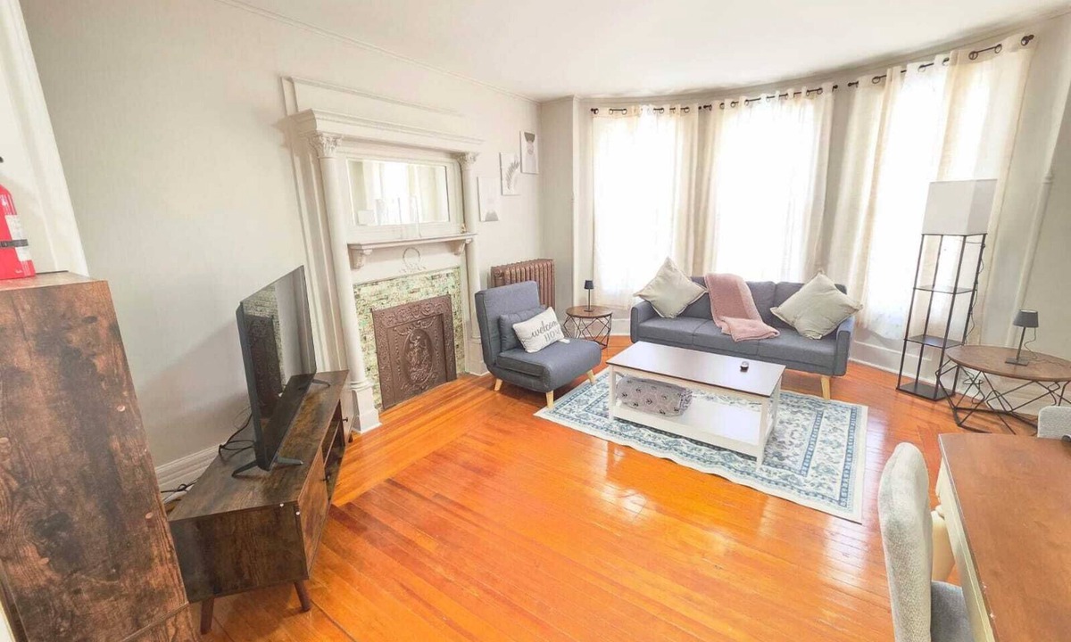 Stockade Historic District Apartment | Your favorite space