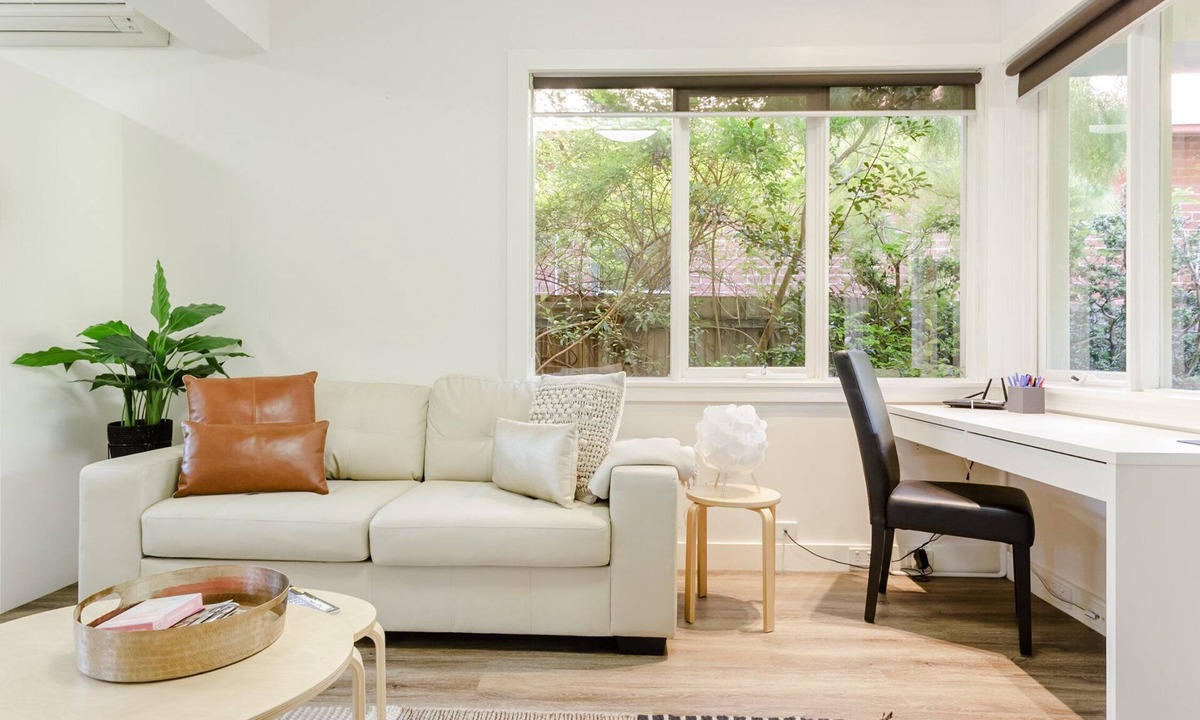 St. Kilda East Apartment | Your Home away from Home