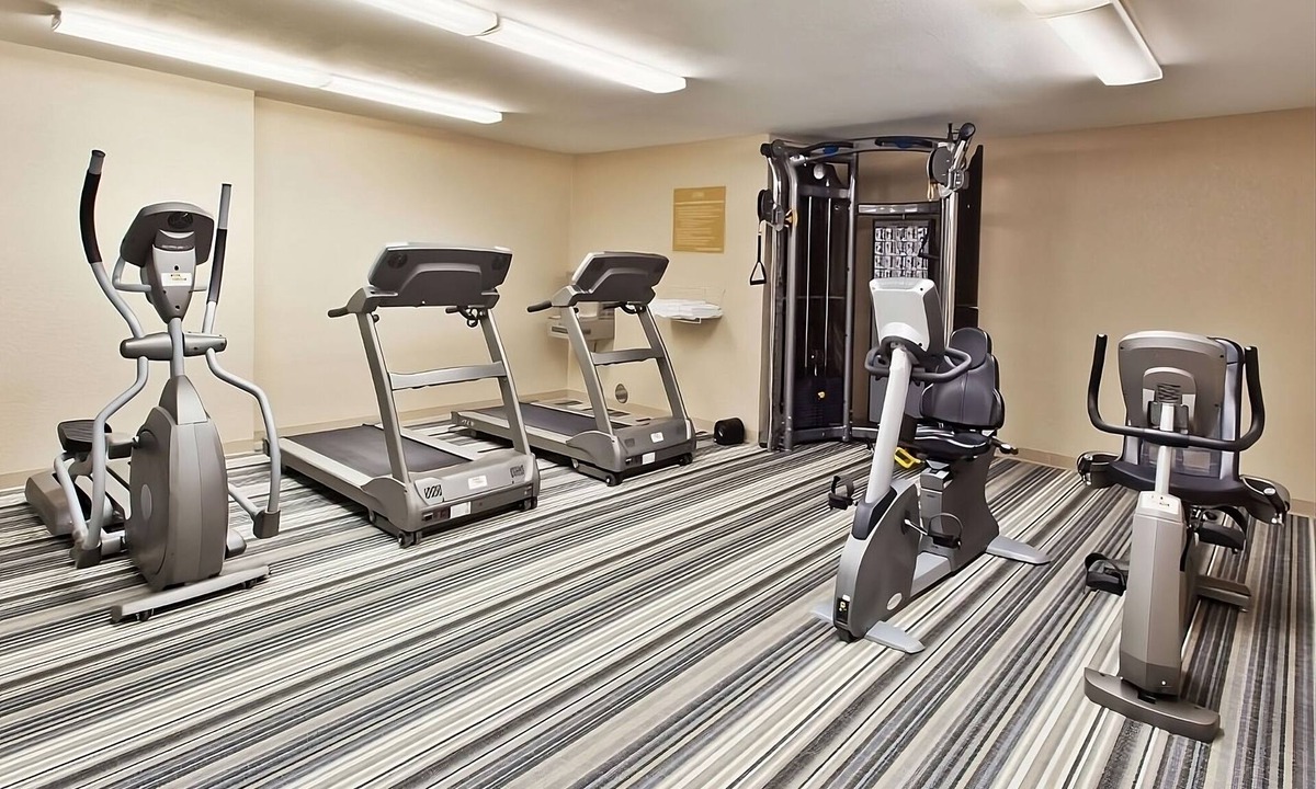 Central Oklahoma City Hotel | Your Home Away From Home! 4 Relaxing Units, Full Kitchen, Pets are Welcome here!