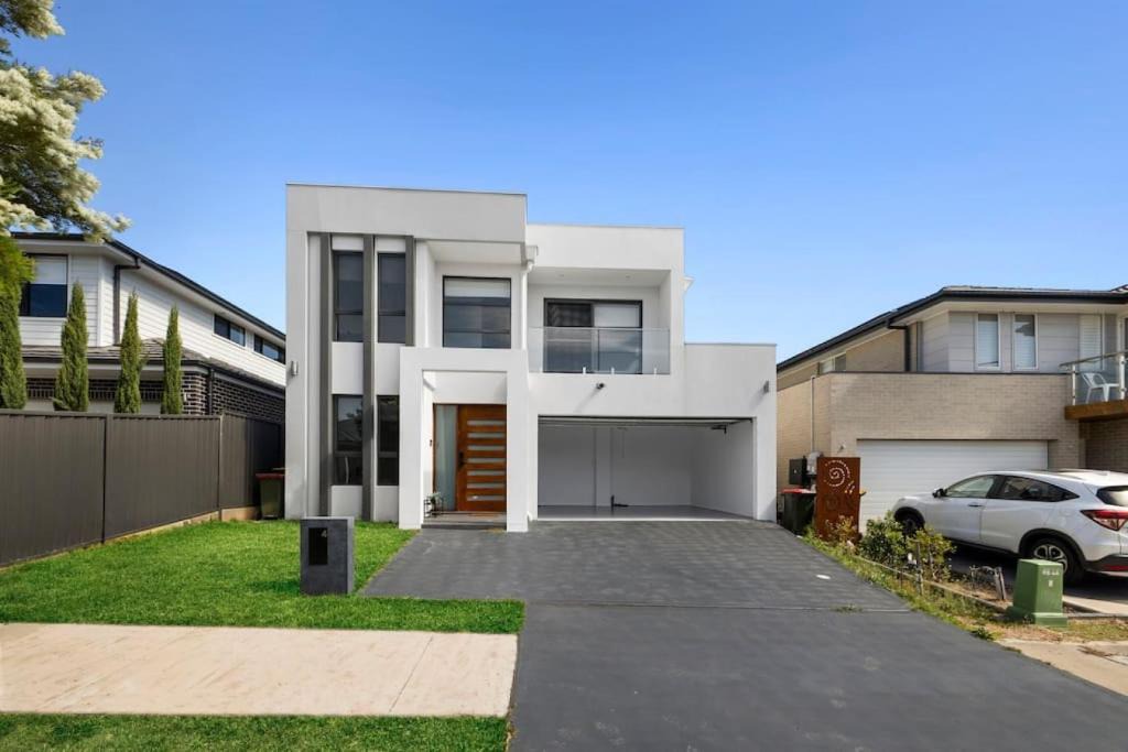 Marsden Park House | Your Home Away from Home 4BR Escape